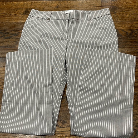 New York & Company Charcoal Pinstripe Trousers size 14 - Picture 1 of 3